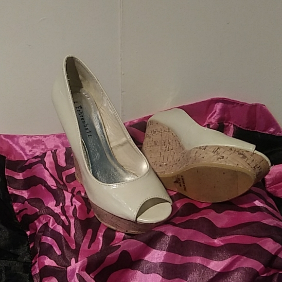 Shoes - Picture 2 of 3